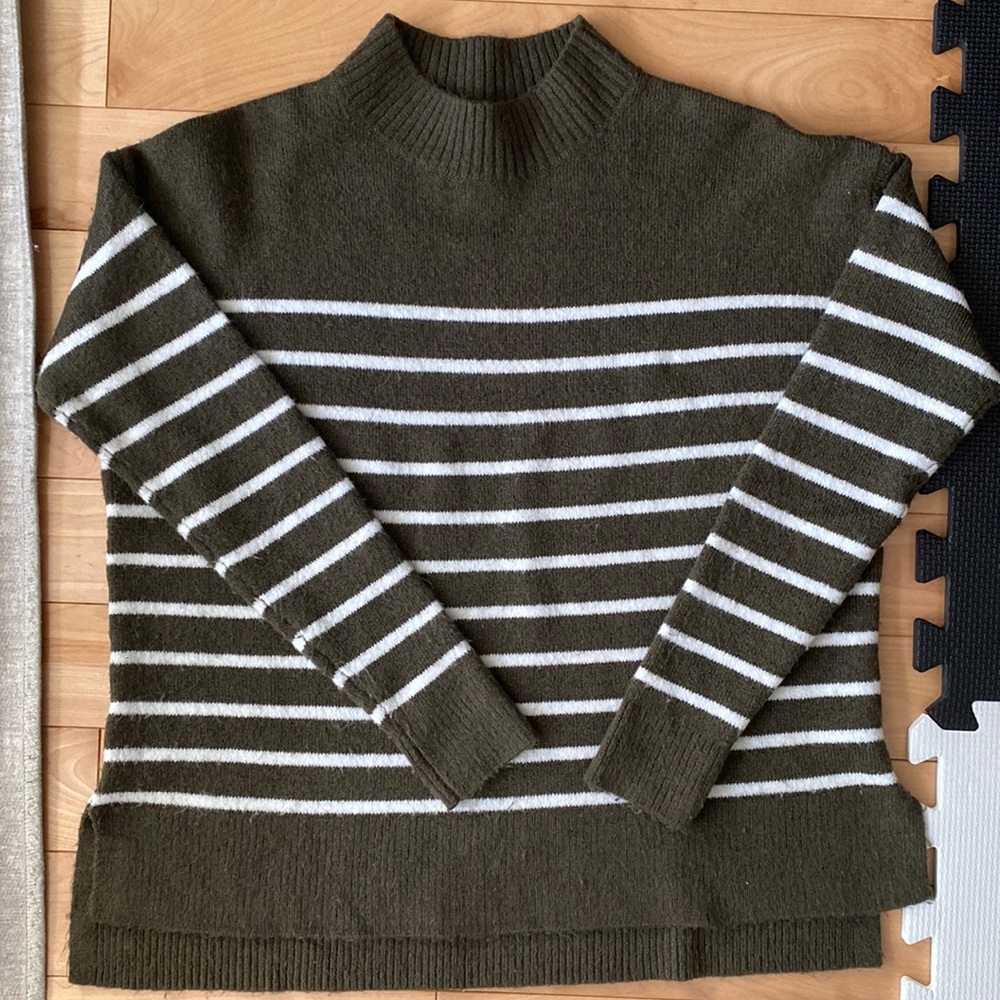 RW&CO sage green sweater with white strip and split hem size small